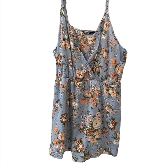 SHEIN Romper - Picture 3 of 5